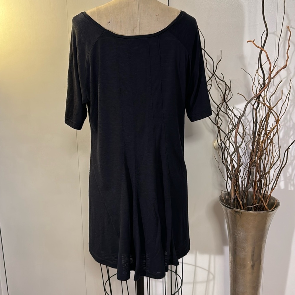Soft Surroundings high low hem scoop neck short sleeve T-shirt - Picture 4 of 6